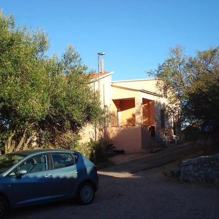 Casa Vacanza Costa Rossa Vista Mare Trinità dʼAgultu Buitenkant foto