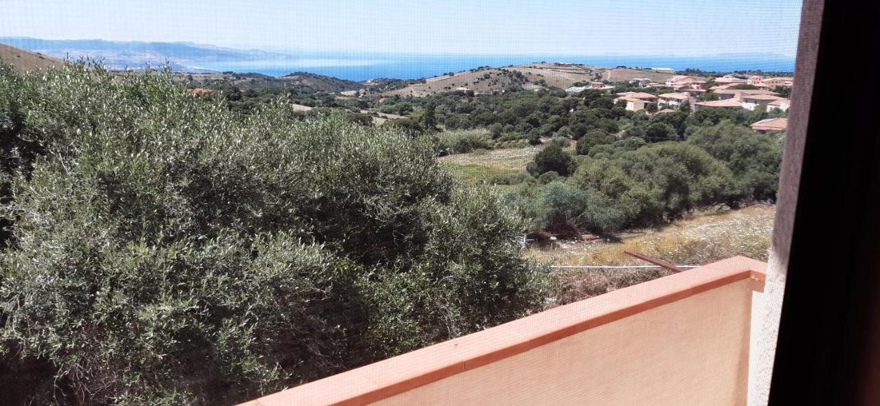 Casa Vacanza Costa Rossa Vista Mare Trinità dʼAgultu Buitenkant foto