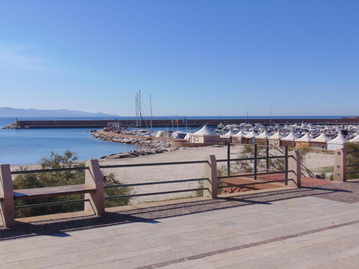 Casa Vacanza Costa Rossa Vista Mare Trinità dʼAgultu Buitenkant foto