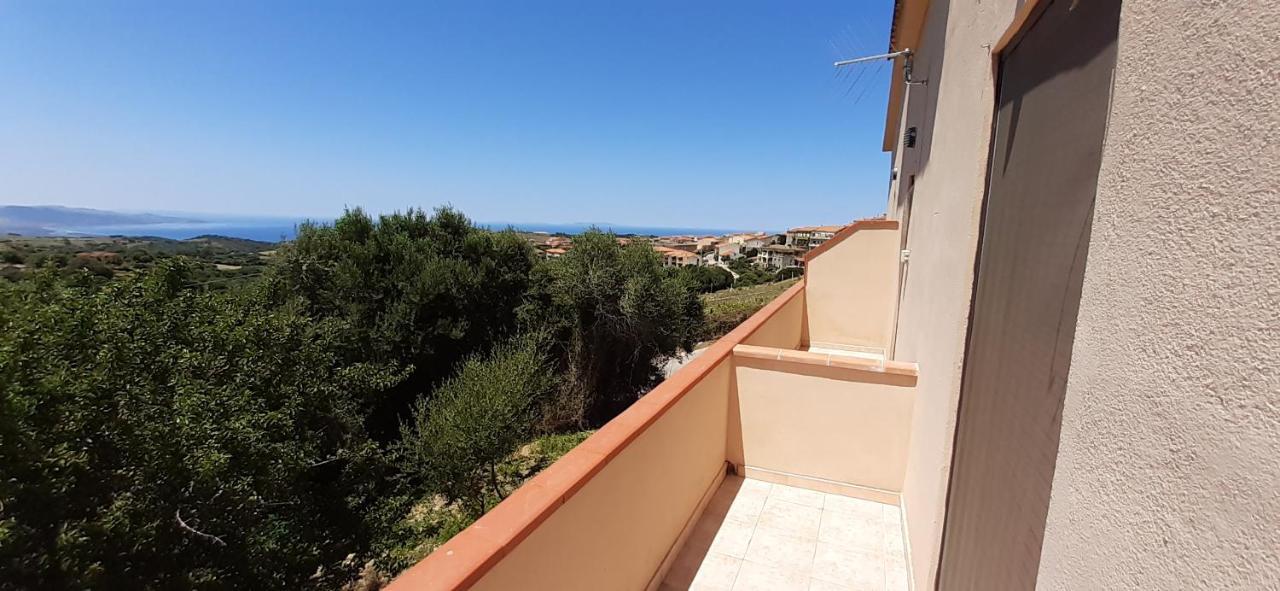 Casa Vacanza Costa Rossa Vista Mare Trinità dʼAgultu Buitenkant foto