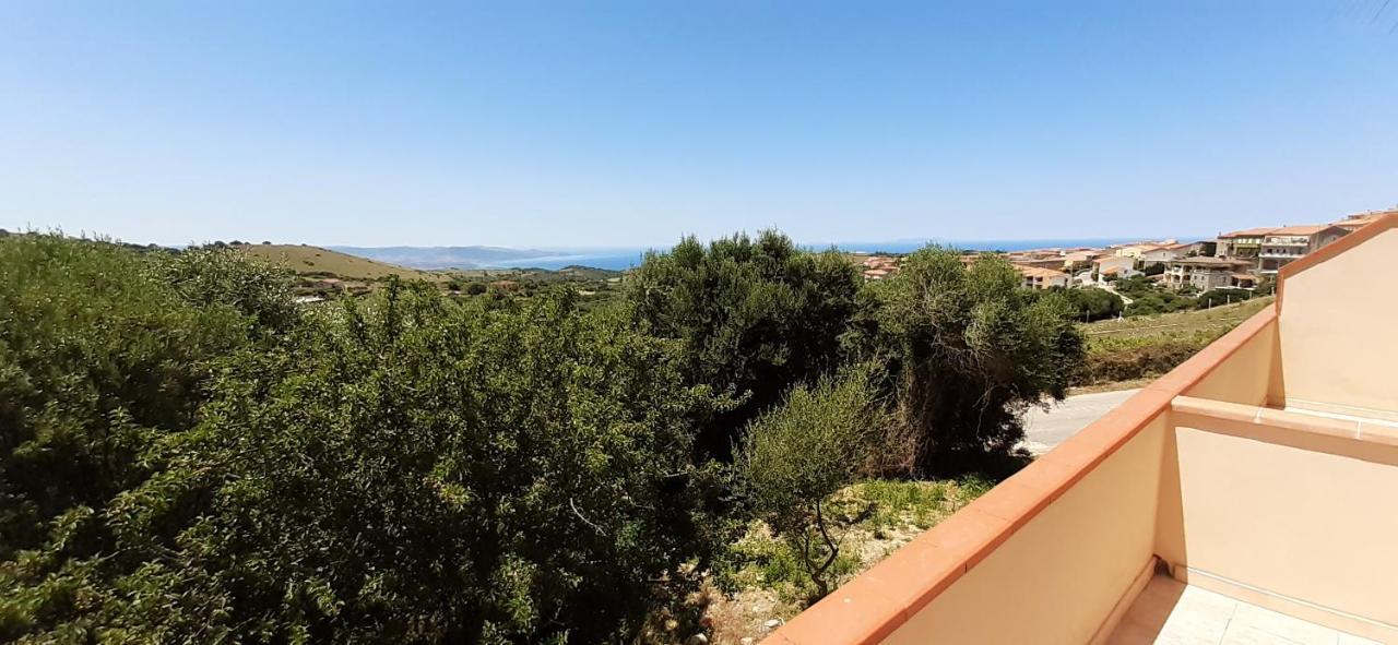 Casa Vacanza Costa Rossa Vista Mare Trinità dʼAgultu Buitenkant foto