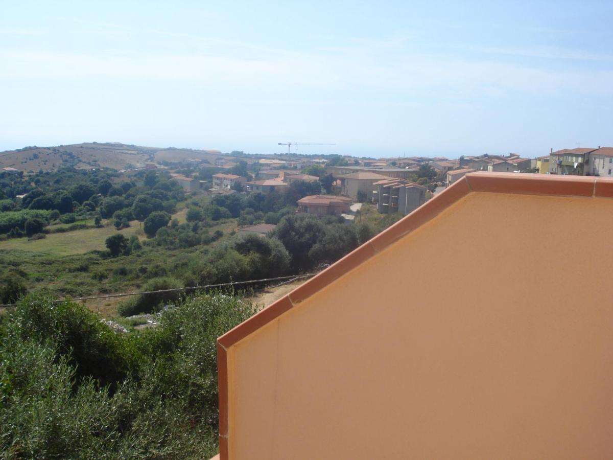 Casa Vacanza Costa Rossa Vista Mare Trinità dʼAgultu Buitenkant foto